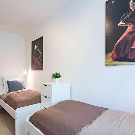 - Balcony - Comfy - *