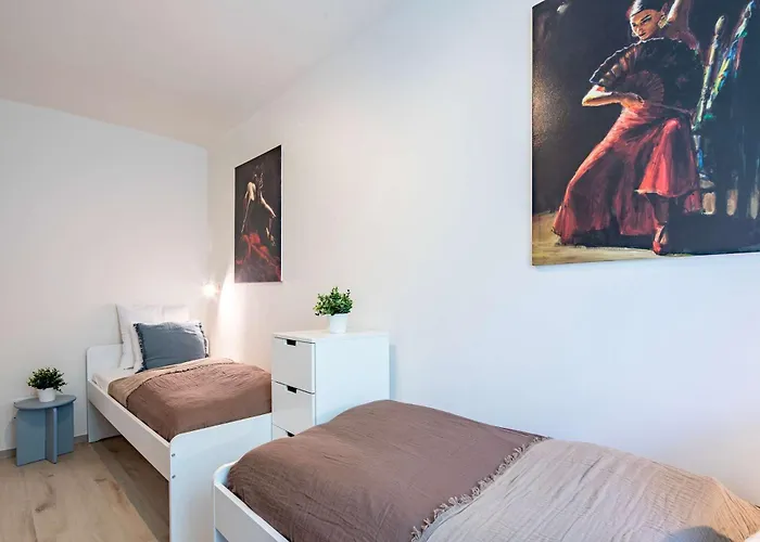 - Balcony - Comfy - *