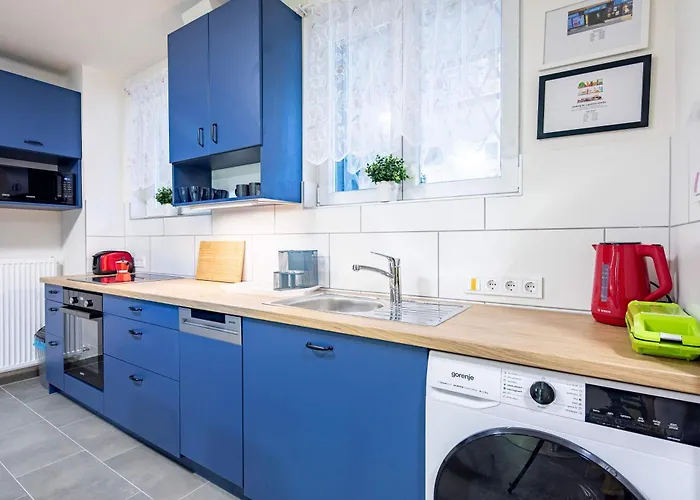 - Balcony - Comfy - Apartment *