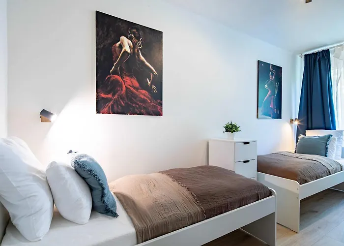 - Balcony - Comfy - *